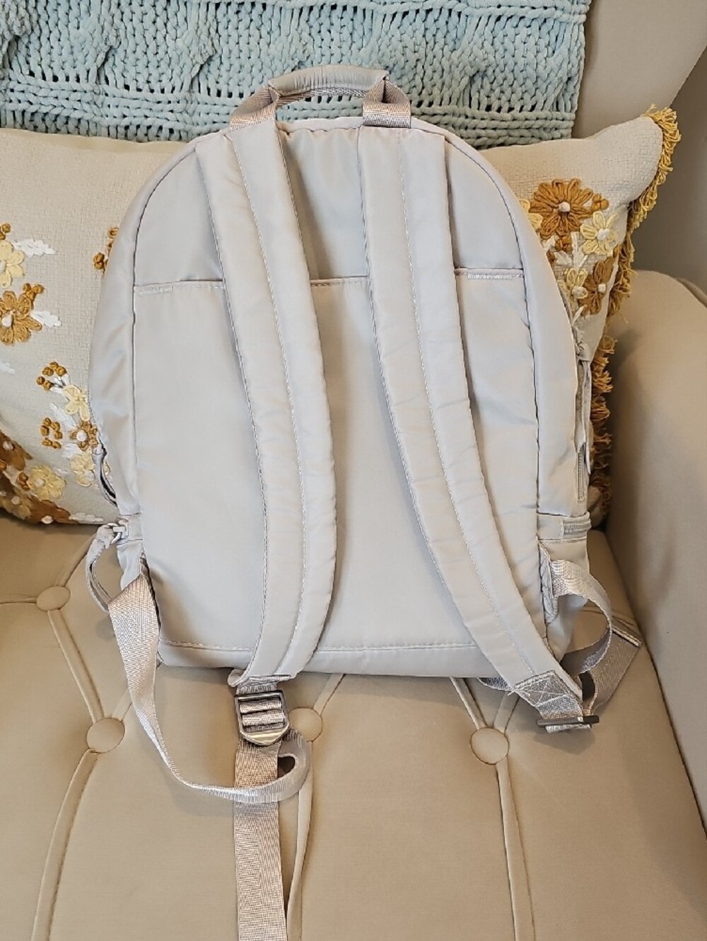 Minimalist White Women's Backpack - Clean Everyday Carry - Picture 7 of 8